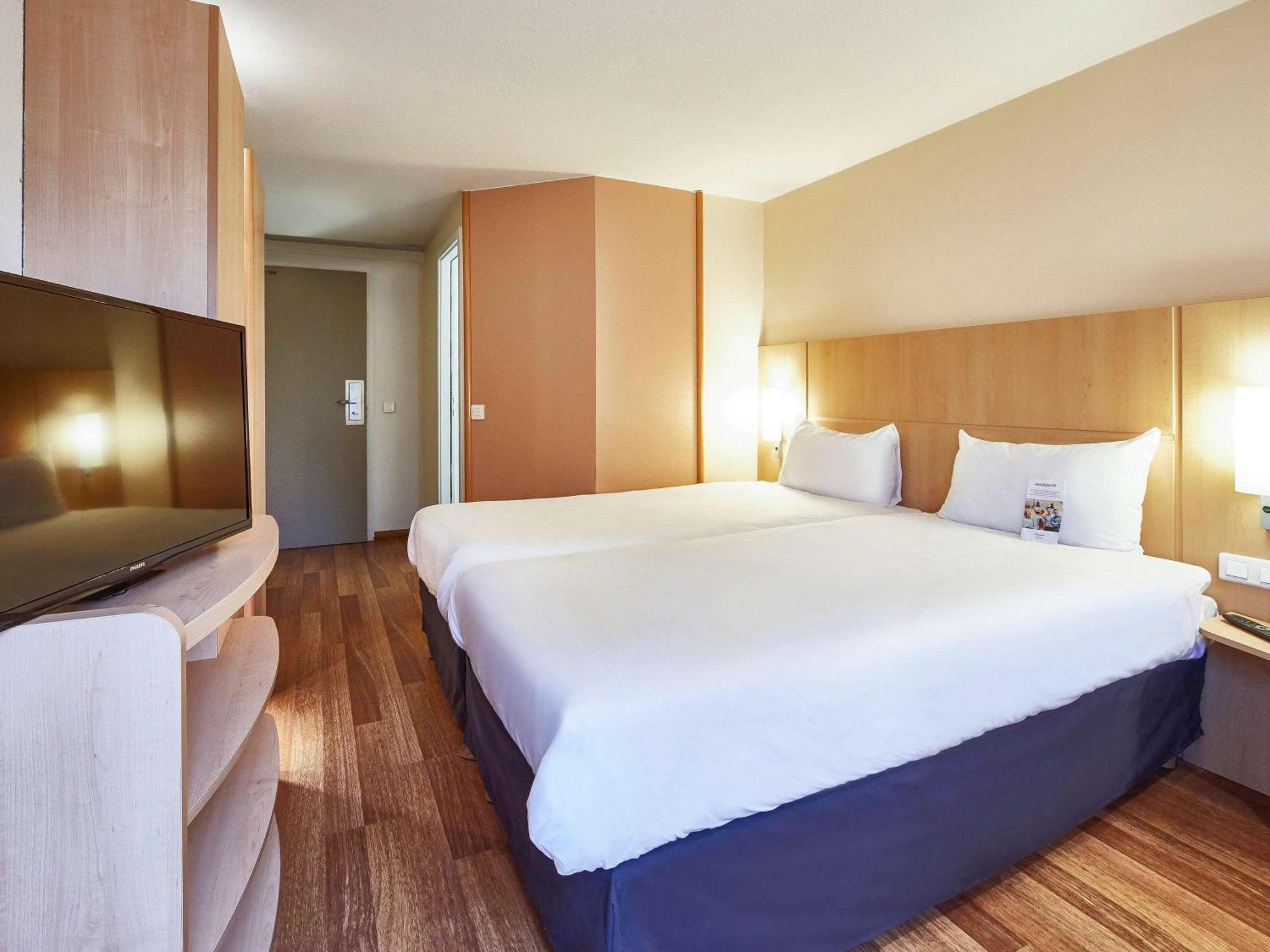 Hotel Ibis Haguenau Strasbourg Nord Esterno foto